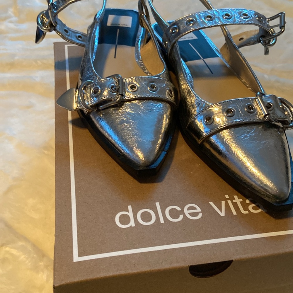 Dolce Vita Labell Slingback in Silver Distressed. Size 10. - Picture 9 of 9